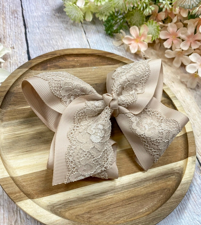 Chantilly Lace Classic Hair Bow